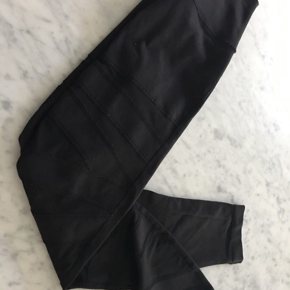 lululemon athletica Pants - Lululemon high waisted Mesh Tech Leggings size 4